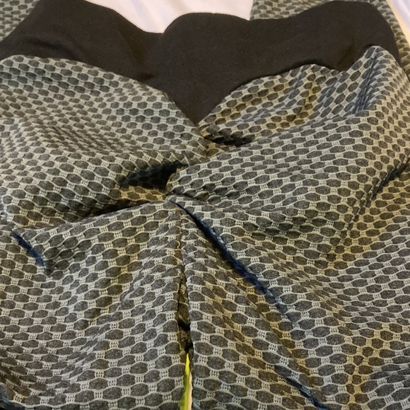 Lot of workout bottoms 3size M 1 XL - Picture 3 of 10